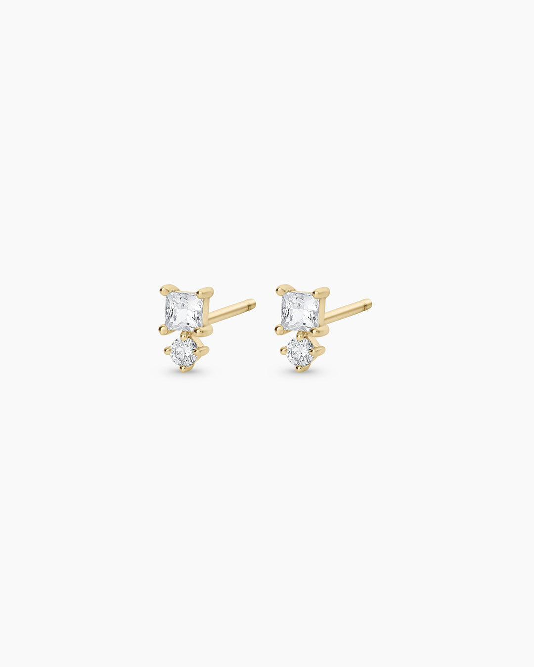 Clous d'oreilles en diamant et saphir blanc