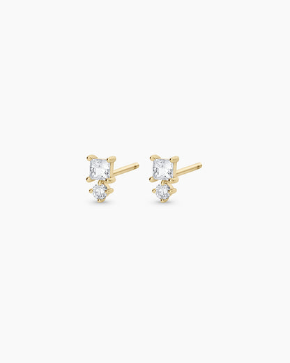 Clous d'oreilles en diamant et saphir blanc