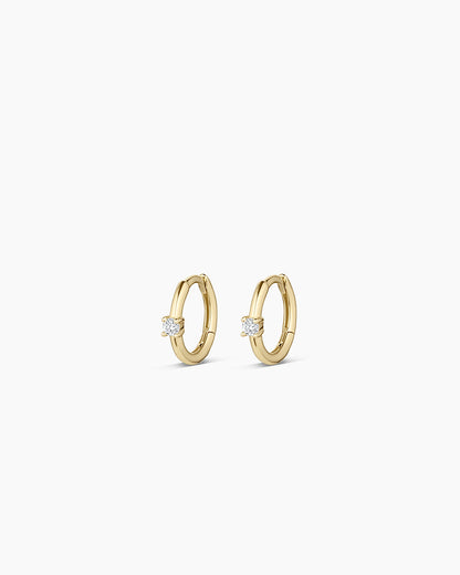 Huggies solitaires en diamant