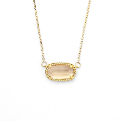 Collier avec pendentif ovale et pierre de naissance