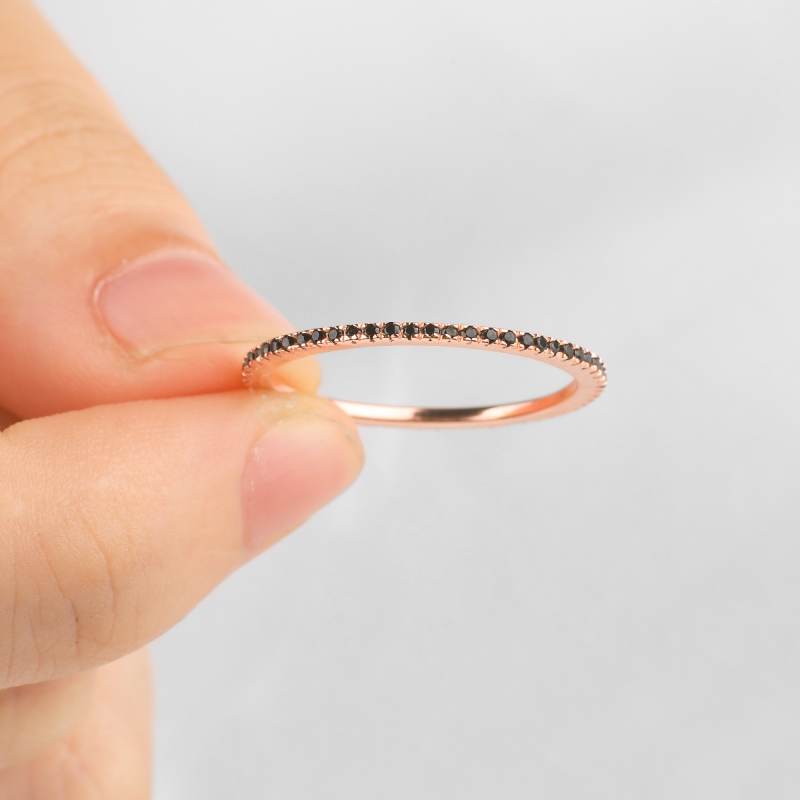 Bague d'éternité en diamant noir
