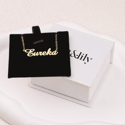 Collier avec nom en plume 