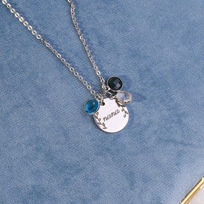 Collier pendentif pierre de naissance gravée avec feuilles