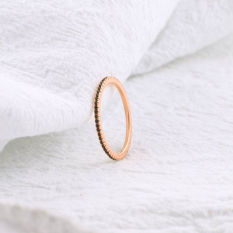 Bague d'éternité en diamant noir