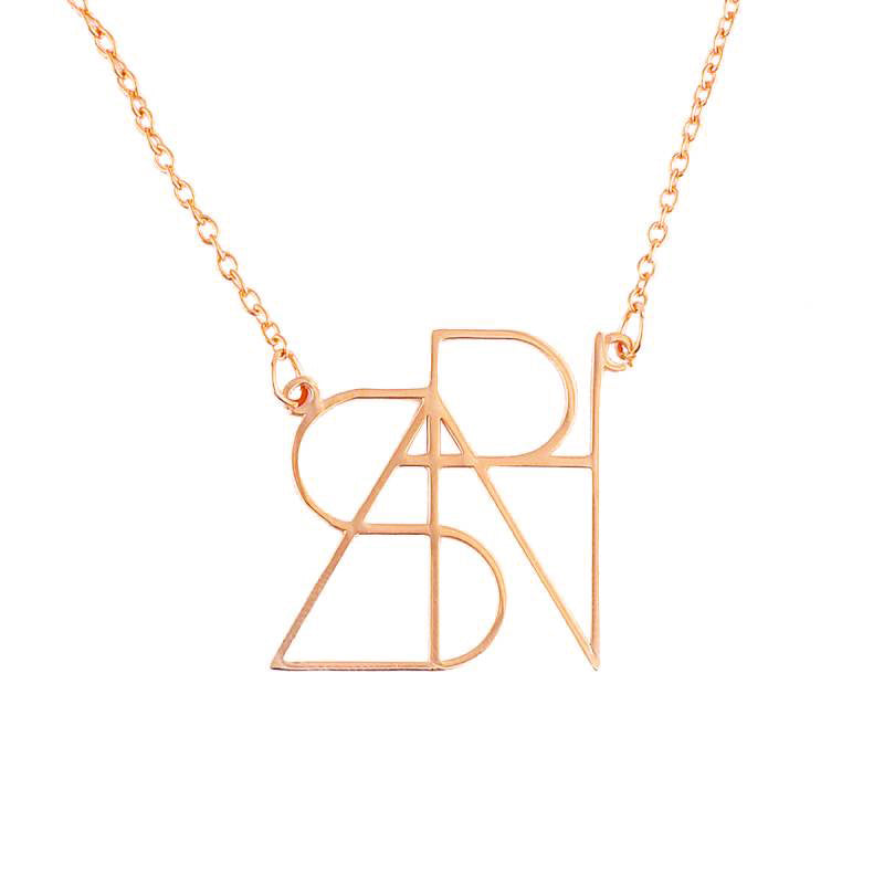 Collier minimaliste avec nom et monogramme