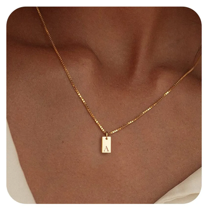 Collier à étiquette délicate