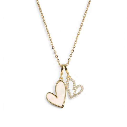 Collier en nacre et cœurs pavés