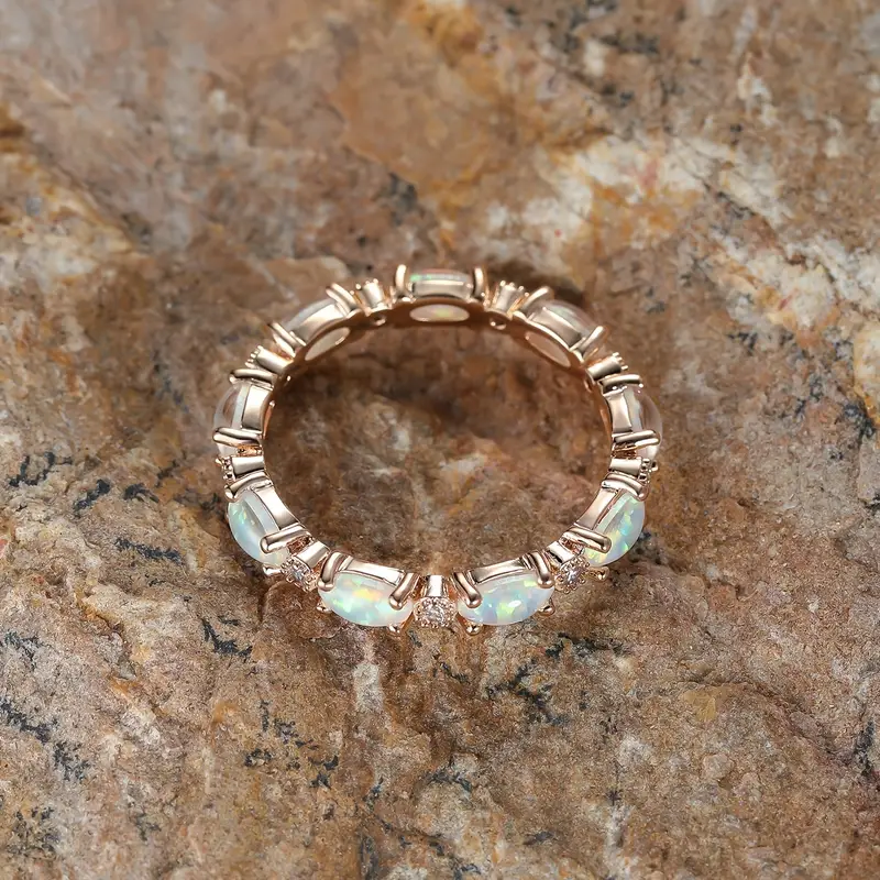 Bague en opale éternité