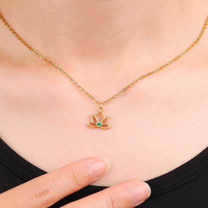 Collier avec pendentif mini lotus et pierre de naissance