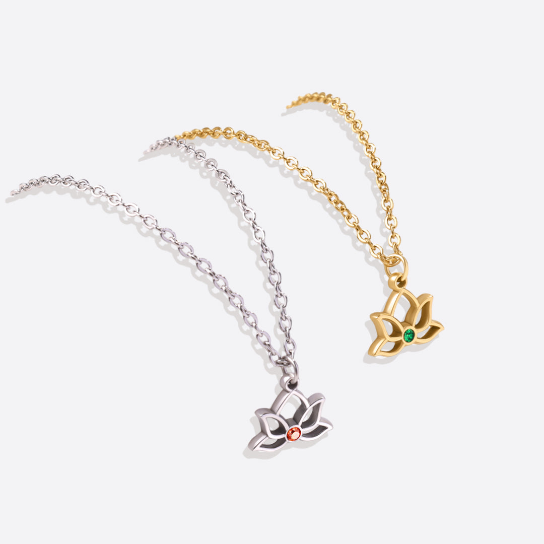 Collier avec pendentif mini lotus et pierre de naissance
