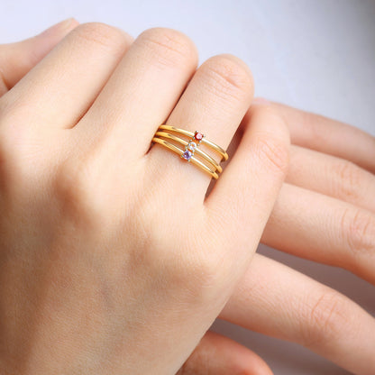Bague empilable avec pierre de naissance super délicate