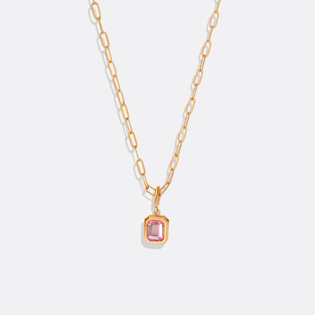 Collier avec pierre de naissance baguette