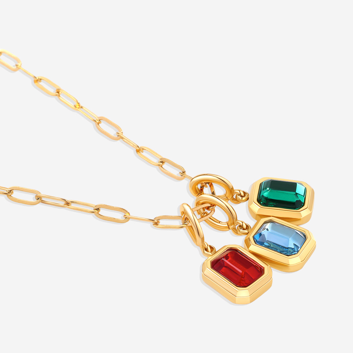 Collier à breloques avec pierre de naissance baguette