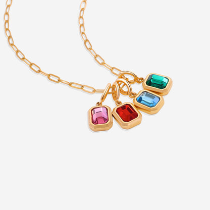 Collier à breloques avec pierre de naissance baguette