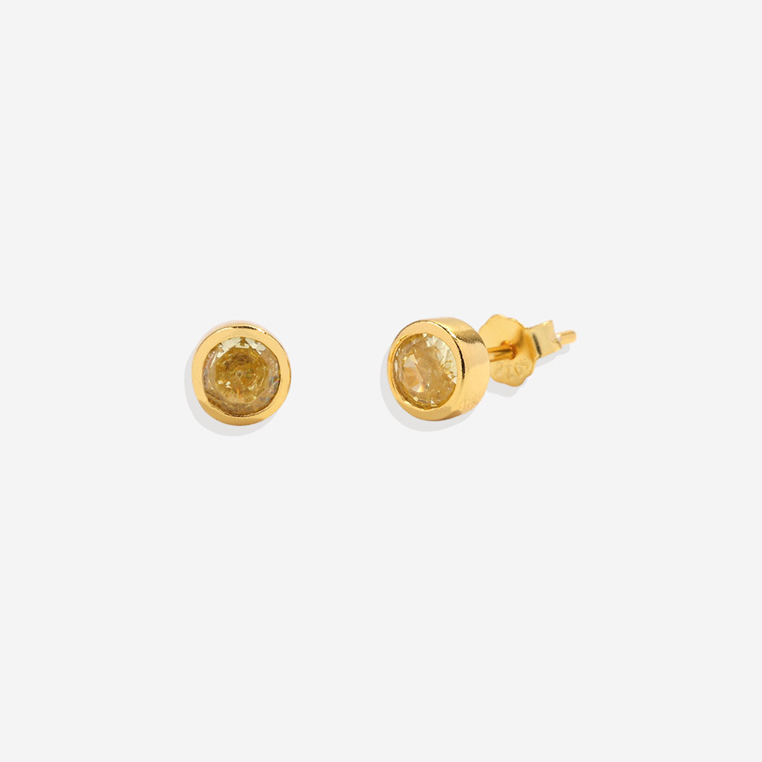Clous d'oreilles avec pierre de naissance