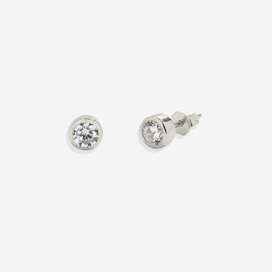 Clous d'oreilles avec pierre de naissance