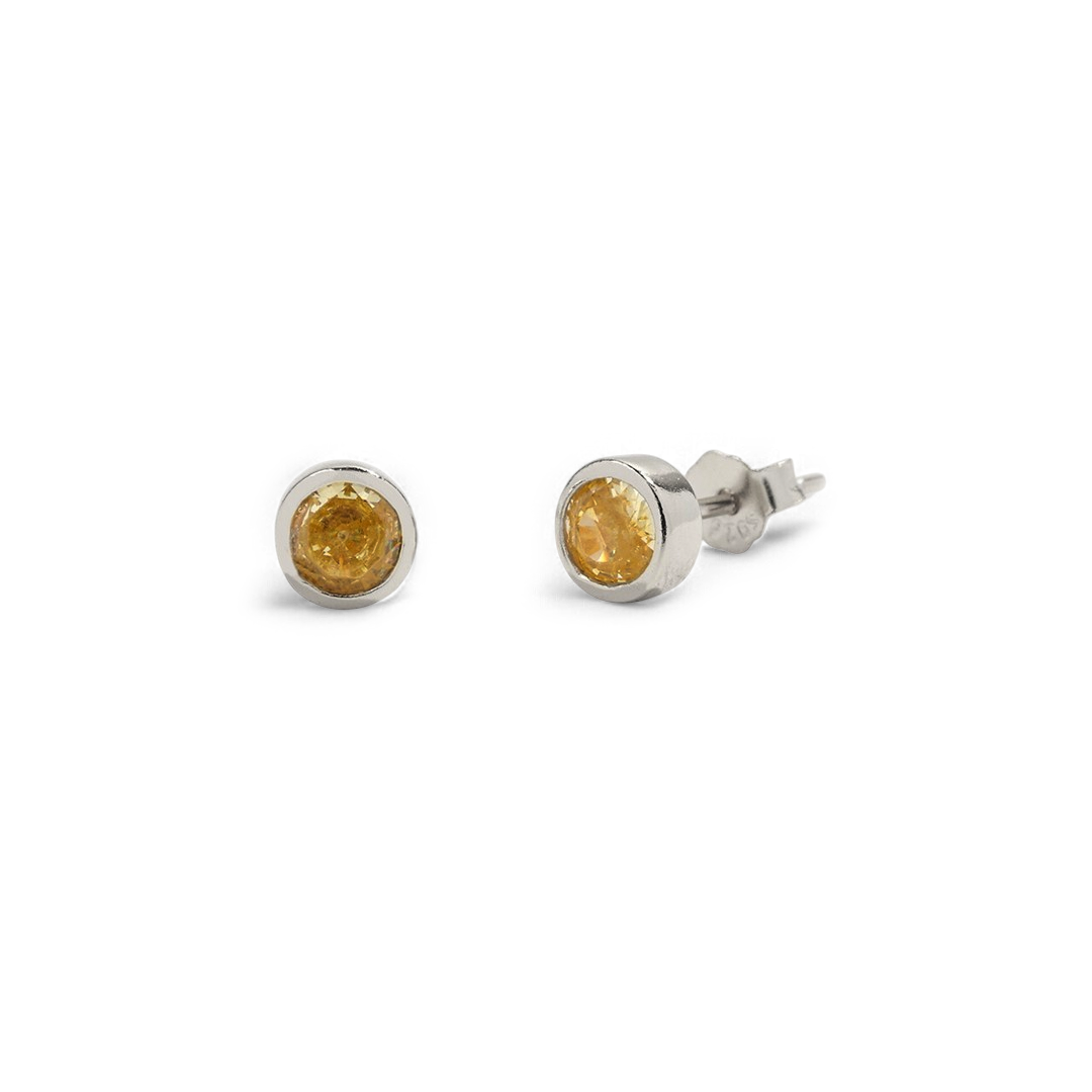 Clous d'oreilles avec pierre de naissance