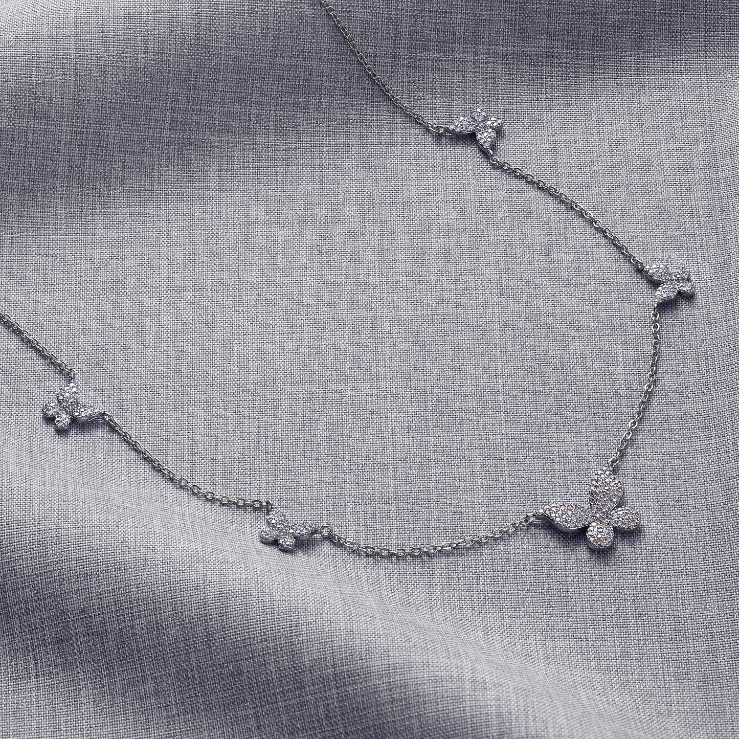 Collier Cinq Papillons