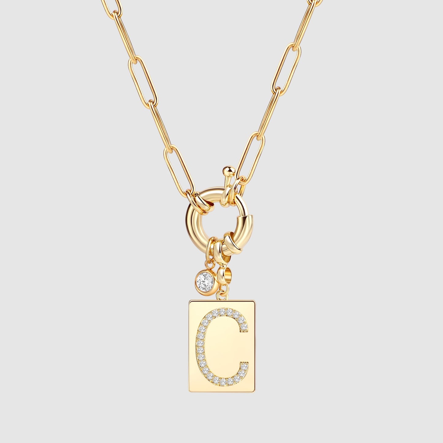 Collier pendentif initial pavé avec chaîne trombone