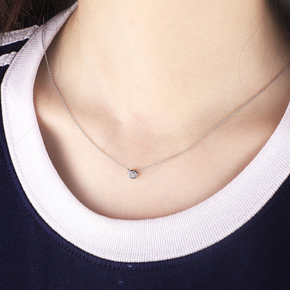 Collier solitaire classique serti clos