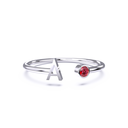 Zierlicher Geburtsstein-Initialenring