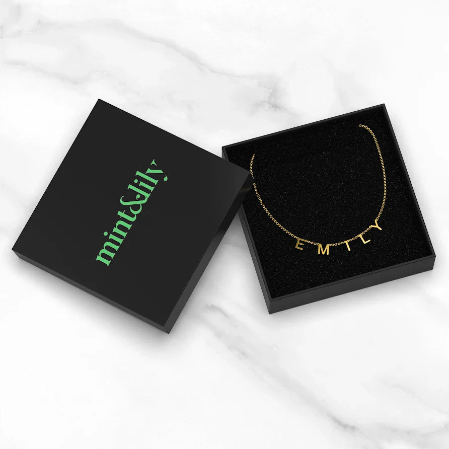 Collier avec nom et lettre personnalisés