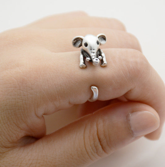 Bague éléphant enroulée