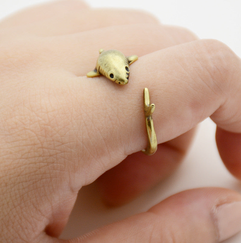 Bague enveloppante requin 