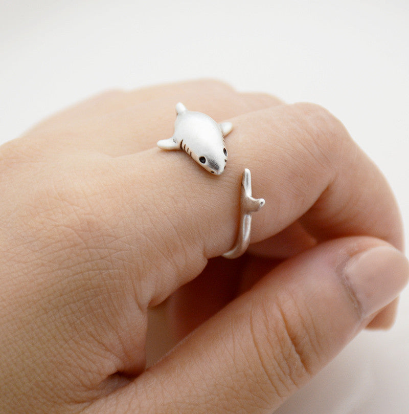 Bague enveloppante requin 