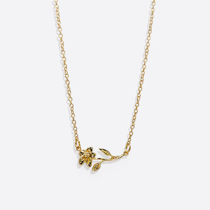 Collier délicat avec fleur de naissance