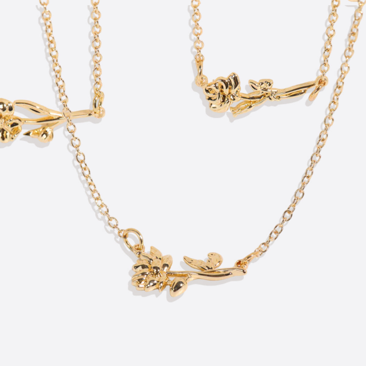 Collier délicat avec fleur de naissance