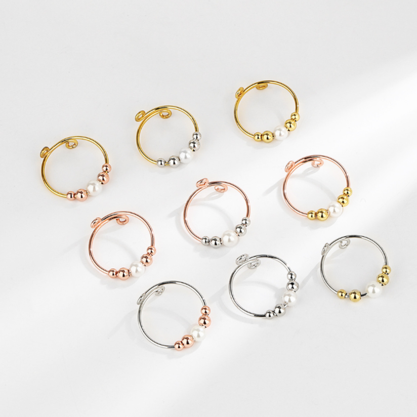 Bague délicate et ajustable en opale