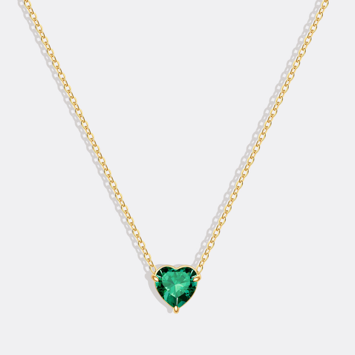 Collier délicat en forme de cœur avec pierre de naissance
