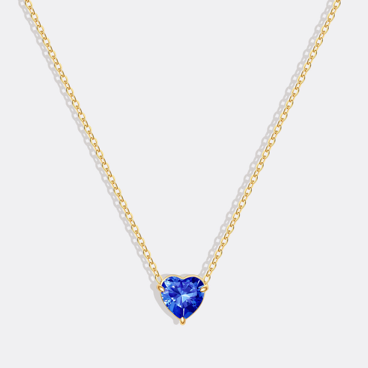 Collier délicat en forme de cœur avec pierre de naissance