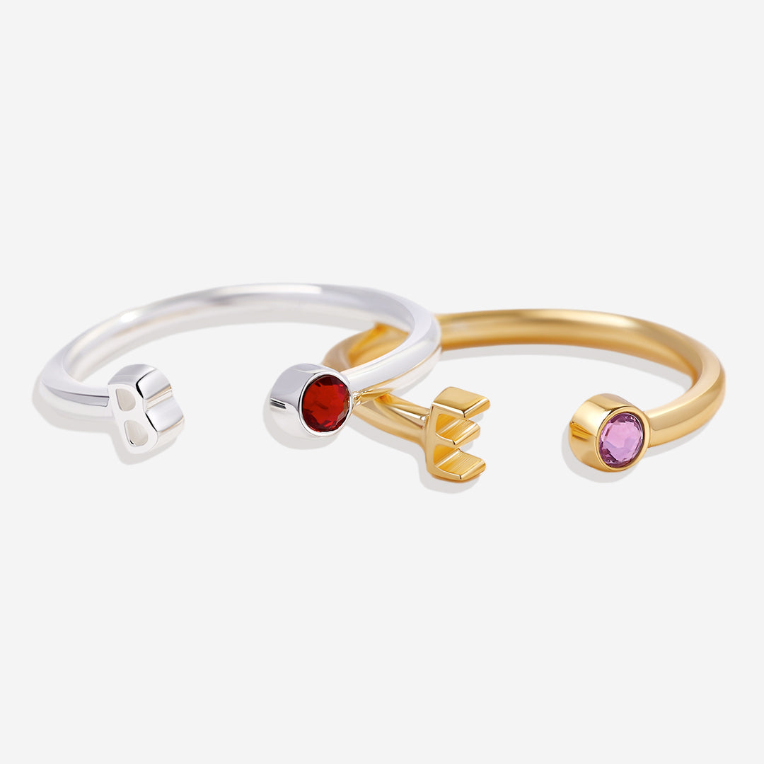 Zierlicher Geburtsstein-Initialenring