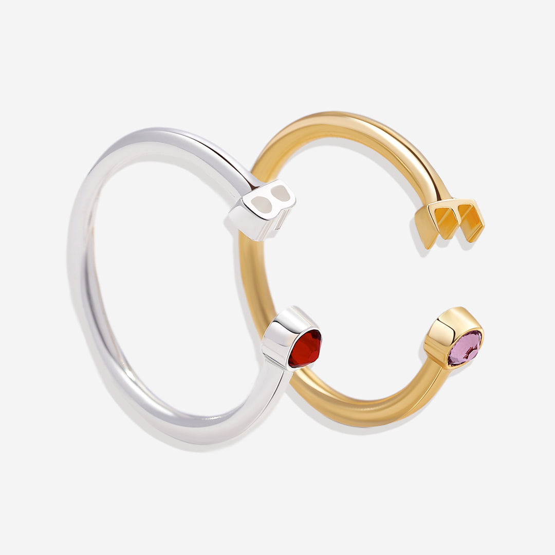Zierlicher Geburtsstein-Initialenring
