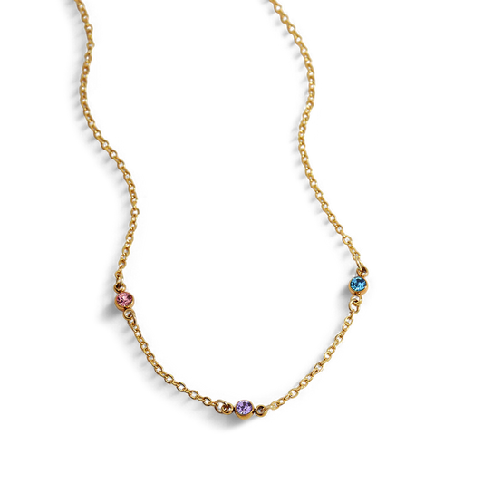 Collier délicat avec pierre de naissance