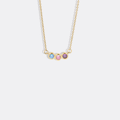 Collier délicat avec pierres de naissance pour la famille