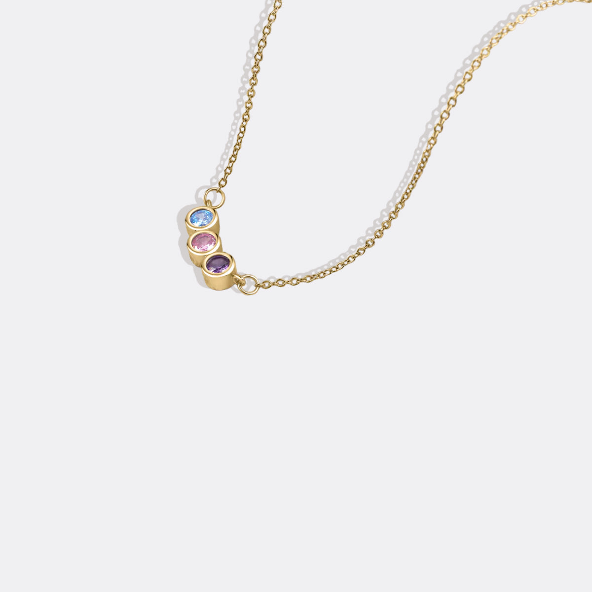 Collier délicat avec pierres de naissance pour la famille