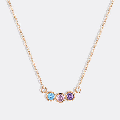 Collier délicat avec pierres de naissance pour la famille