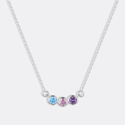 Collier délicat avec pierres de naissance pour la famille