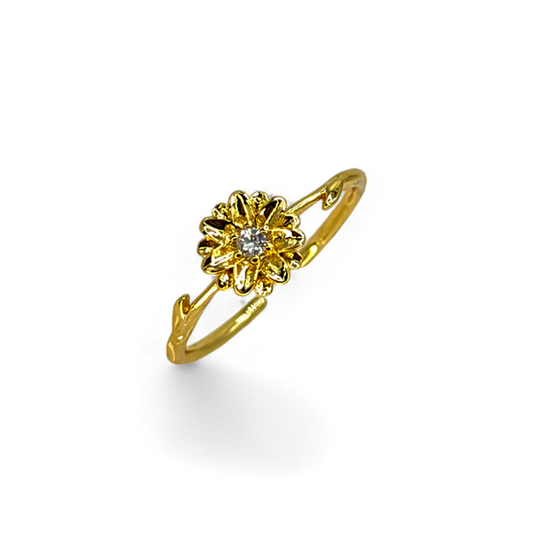 Bague délicate en or avec fleur de naissance