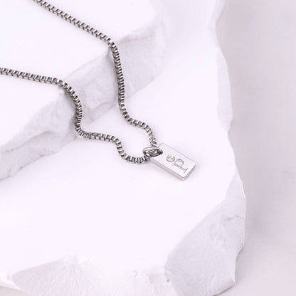 Zierliche Pavé-Halskette mit Initialenanhänger