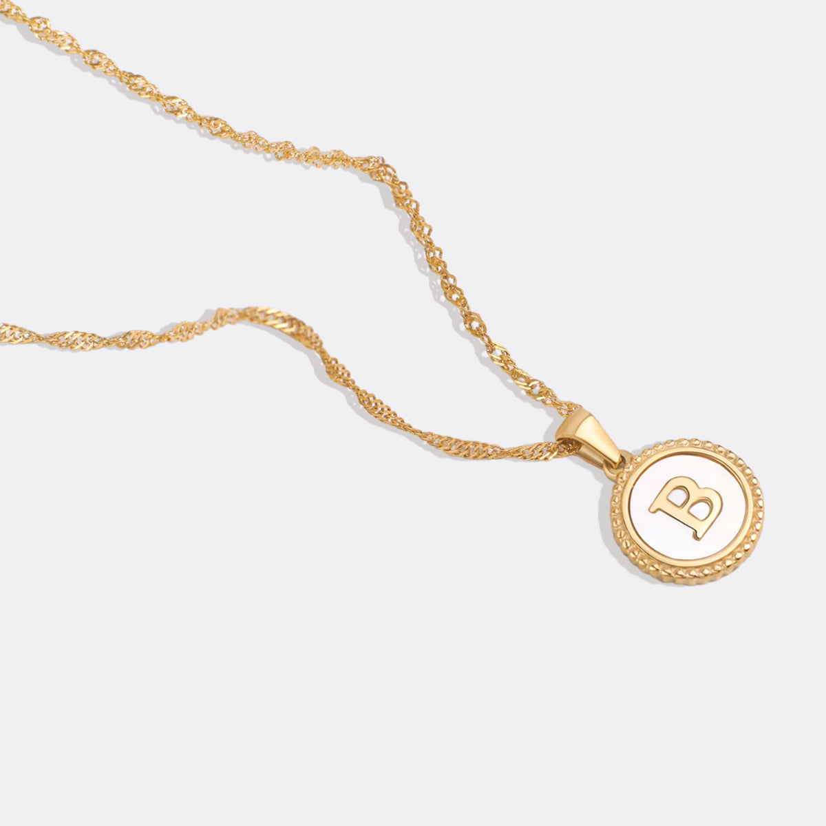 Collier lettre disque en nacre