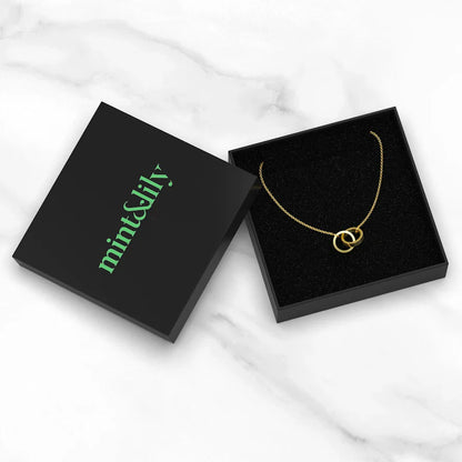 Halskette mit Doppelnamensring