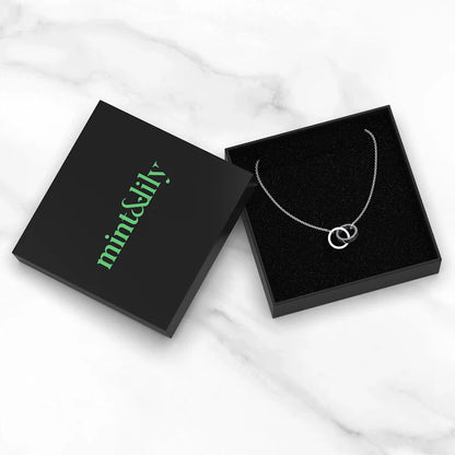 Halskette mit Doppelnamensring
