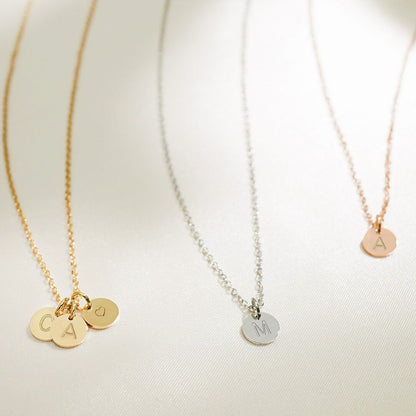 Collier délicat avec disque initial