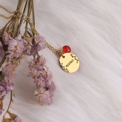 Collier pendentif pierre de naissance gravée avec feuilles