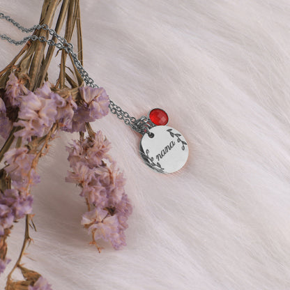 Collier pendentif pierre de naissance gravée avec feuilles