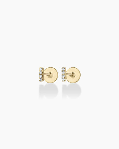 Clous d'oreilles à dos plat avec barre pavée de diamants